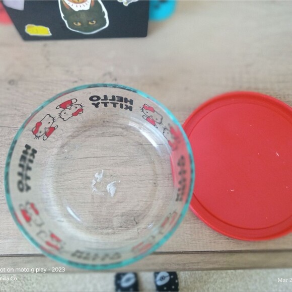 Hello Kitty Pyrex Container - Picture 3 of 5